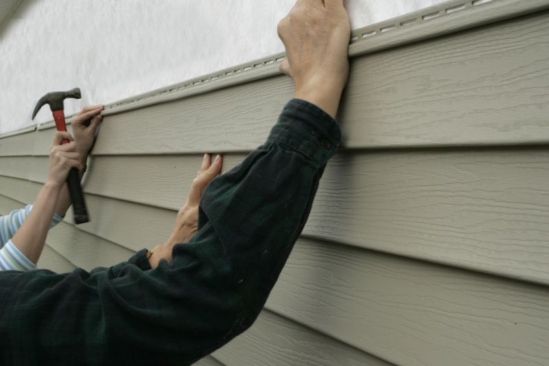 Vinyl Siding Repair Service Image 1